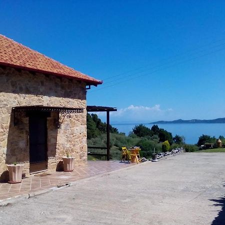 네아 로다 Stonehouse & Casa Al Sole E Al Mare 빌라 외부 사진