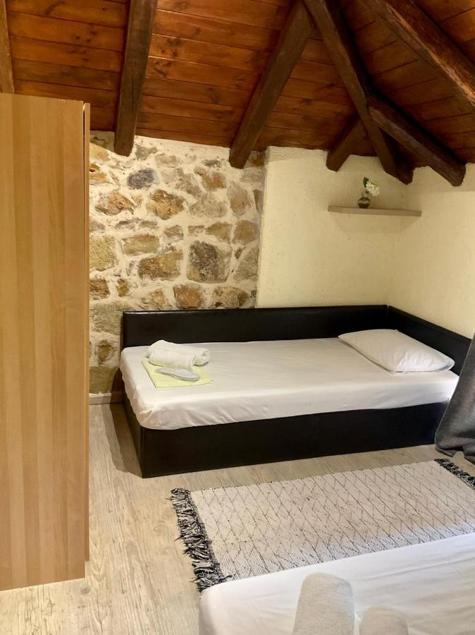 네아 로다 Stonehouse & Casa Al Sole E Al Mare 빌라 외부 사진