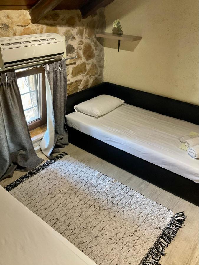 네아 로다 Stonehouse & Casa Al Sole E Al Mare 빌라 외부 사진