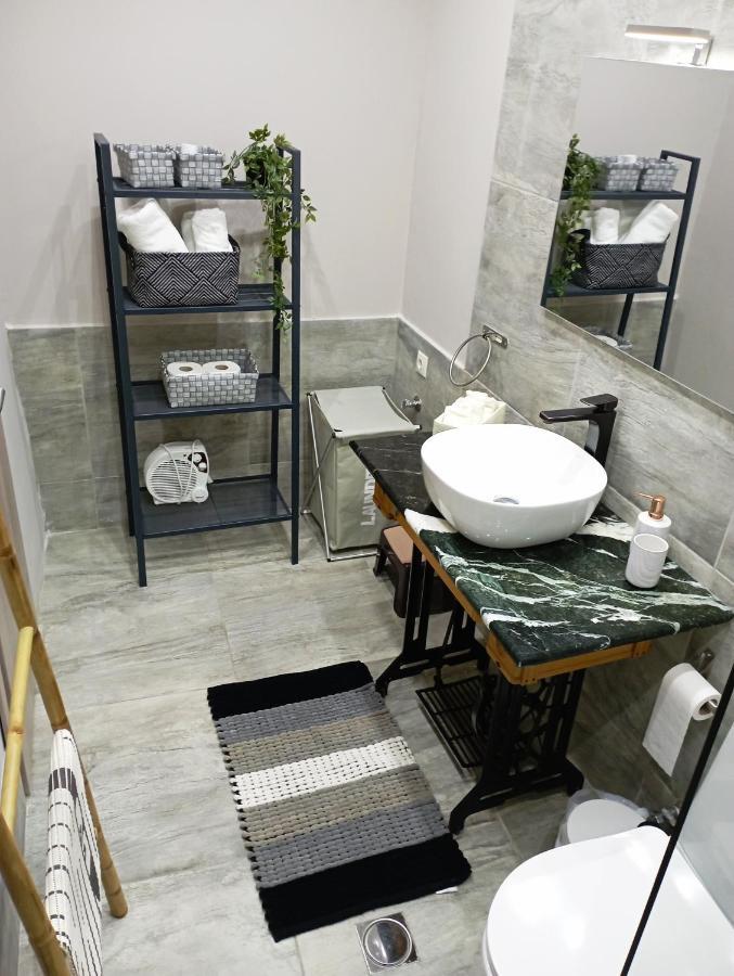 네아 로다 Stonehouse & Casa Al Sole E Al Mare 빌라 외부 사진